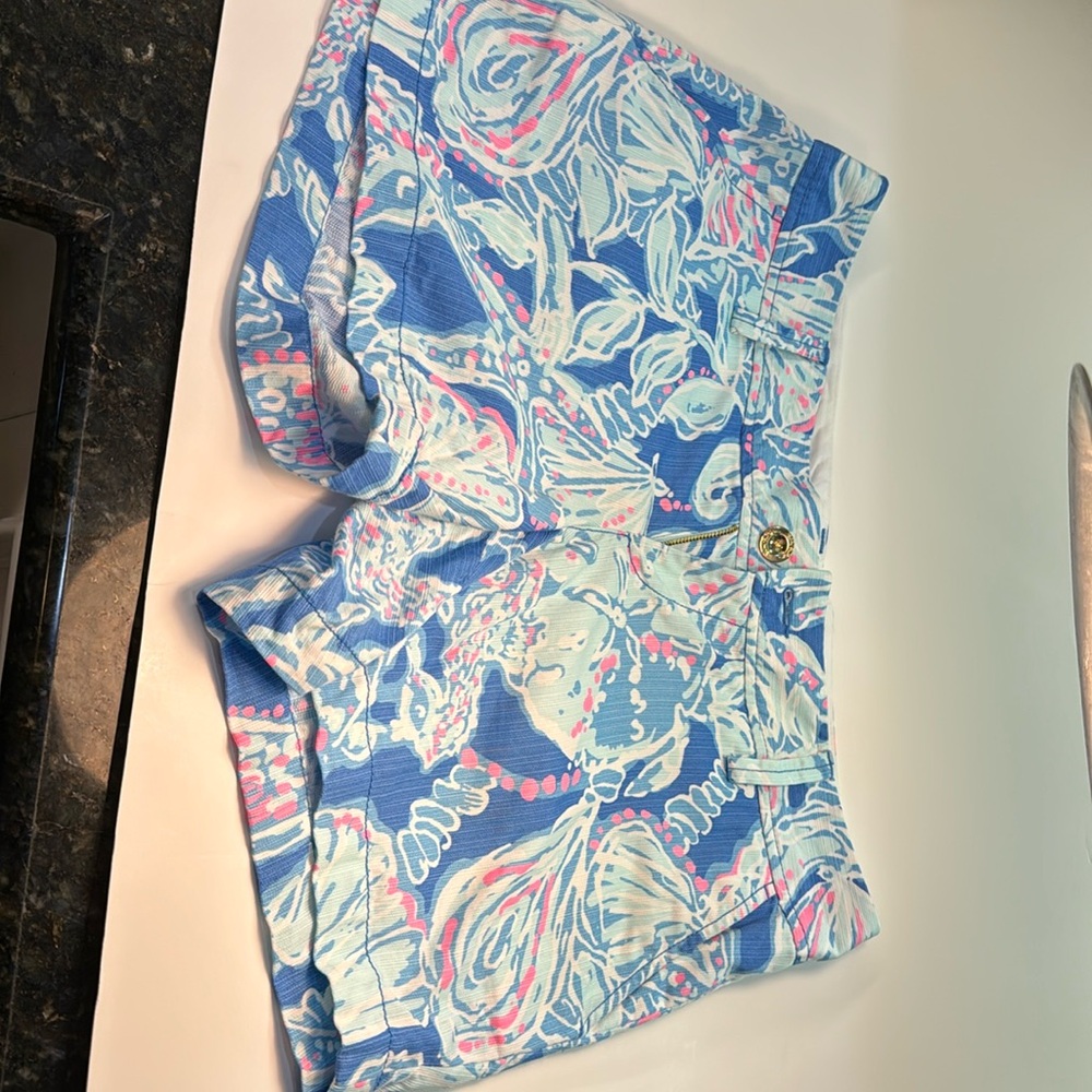 Lilly Pulitzer size 8 shorts